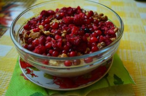 oatmeal, berries, nuts, cinnamon, honey and flaxseed